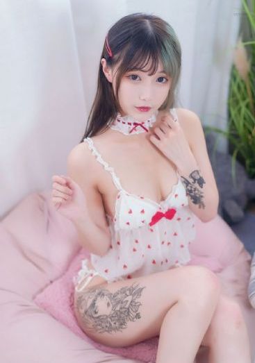 岬奈奈美女教师中文字幕_HDBD在线观看